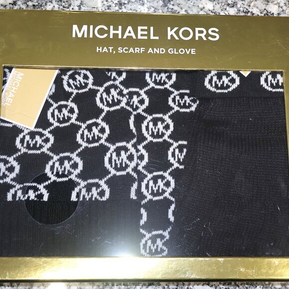 Michael Kors MK Logo Hat Scarf & Gloves Gift Set Black NWT in Box - Picture 2 of 8